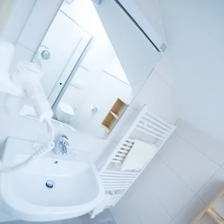 Christine Hotel 3*