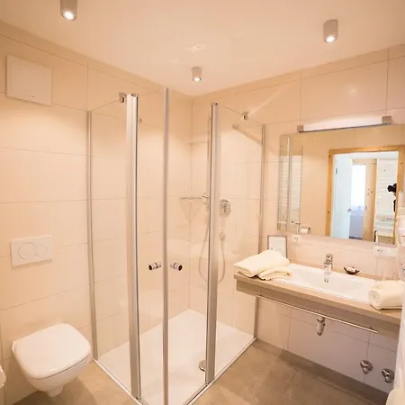 Hotel Christine 3*